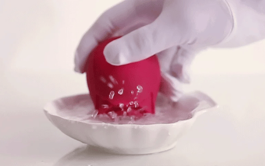 Tongue Licking And Vibrating Female